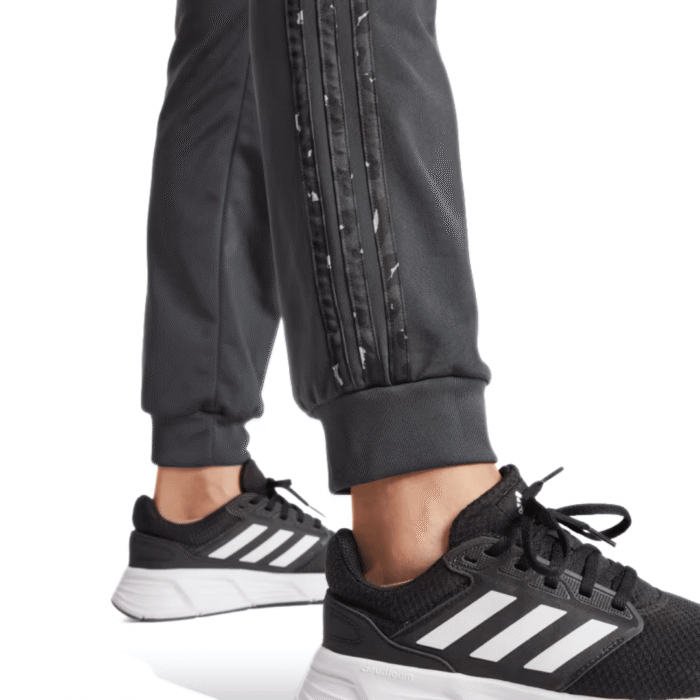 Adidas Essentials Animal Print Tricot 3 Stripes - Pantalón Dama - Imagen 6