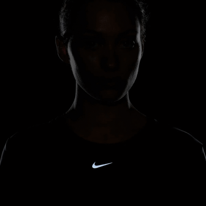 Nike One Classic Dri‑FIT- Camiseta Dama - Imagen 5