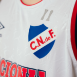 Umbro Oficial Basket Cndef 2025 - Musculosa Hombre - Imagen 4